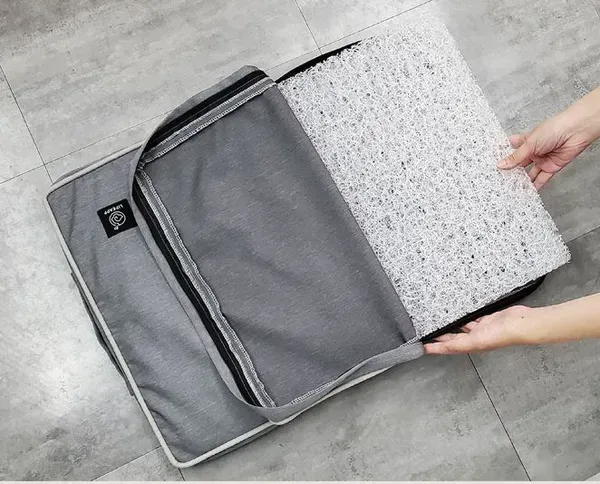  Detalle de la cama ortopédica Luxury para perros mostrando la fibra 4D Hypermesh y la funda extraíble. Diseño transpirable y repelente al agua para mayor confort y limpieza sencilla.