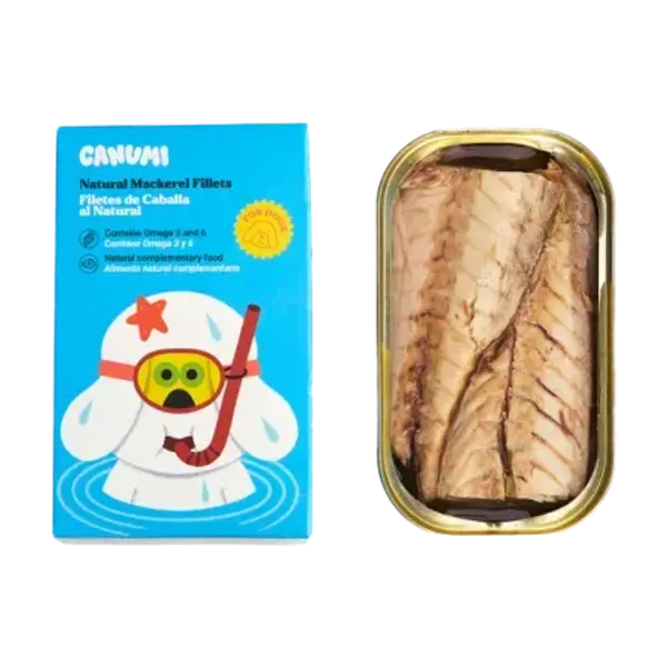 Lata de filetes de caballa para perros CANUMI junto a su caja azul con ilustración de un perro con gafas de buceo.